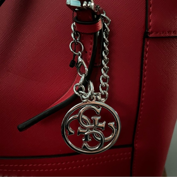 NWOT Guess Delaney Red with Black Trim Medium Classic Tote Bag - Picture 4 of 10